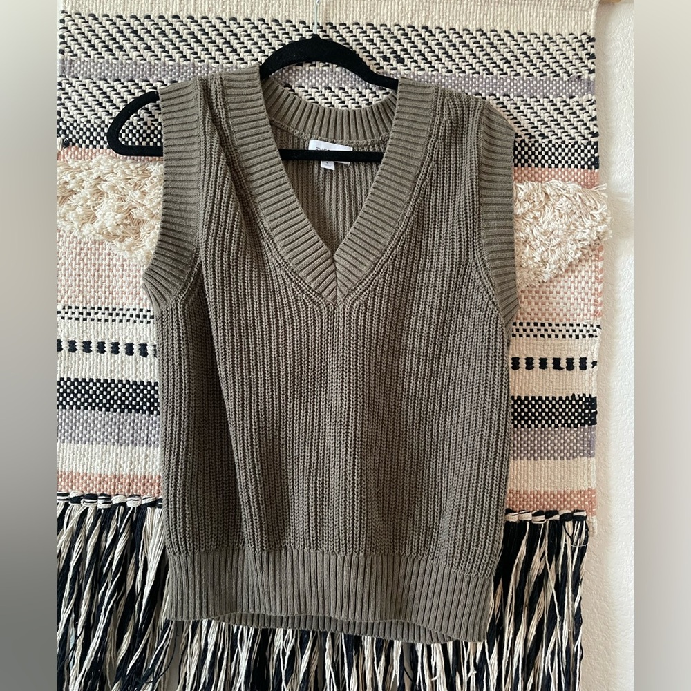 Evereve Olive Sweater Vest Small